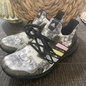 Men’s size 9 Adidas Ultraboost NWT